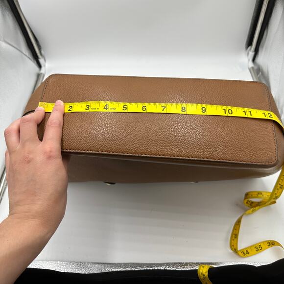 Michael Kors Karson Camel Brown Pebbled Leather Carry All Tote Bag Luggage Large - Picture 16 of 16